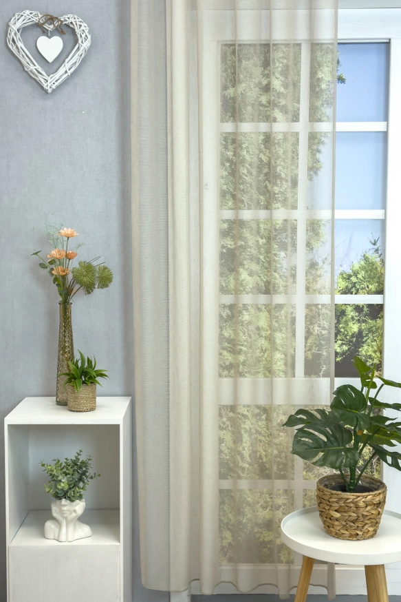 Kathrin – Rideau sablé à teneur en lin naturel, coloris café au lait, à effet moucheté