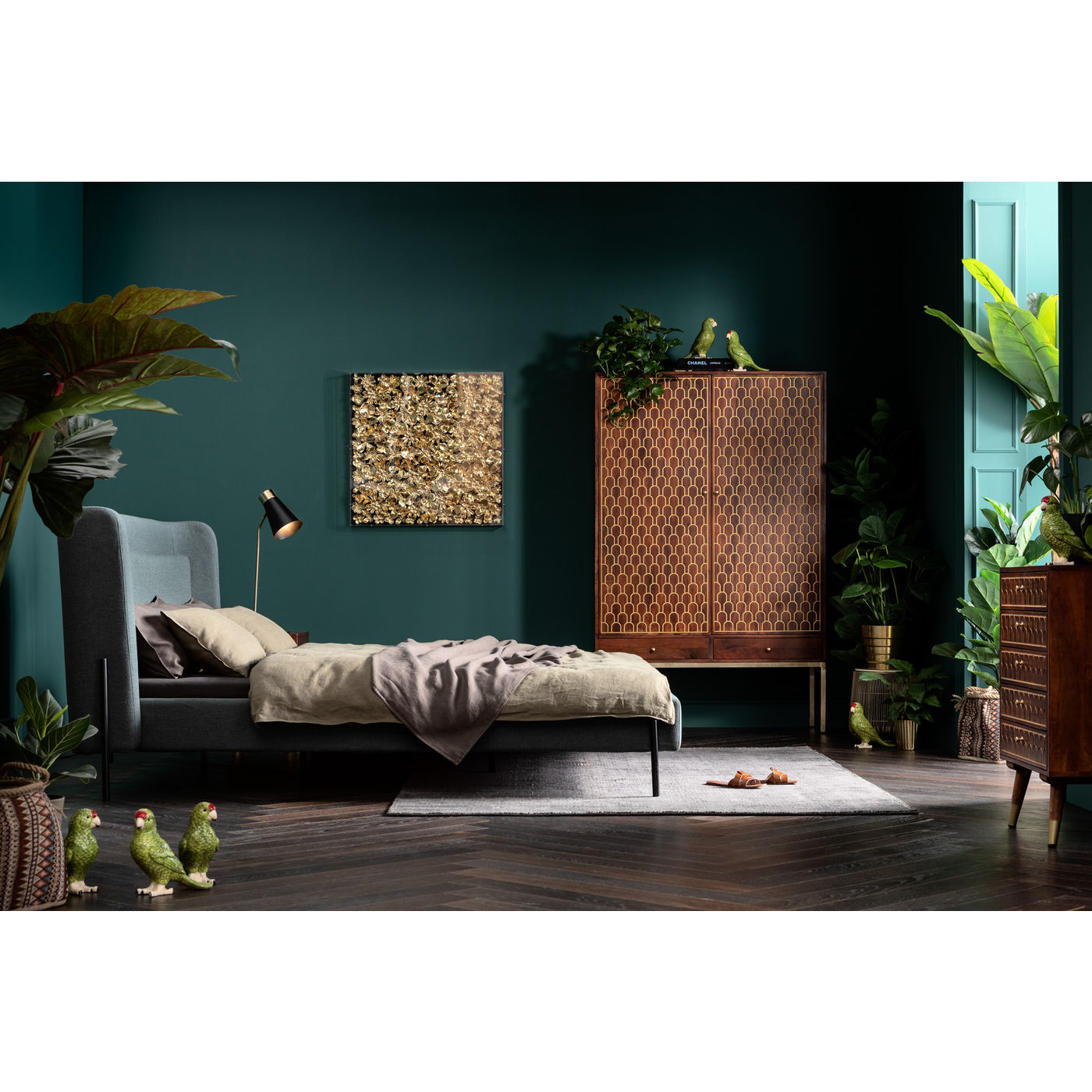 KARE-84921-master-mood-a-1400x1400