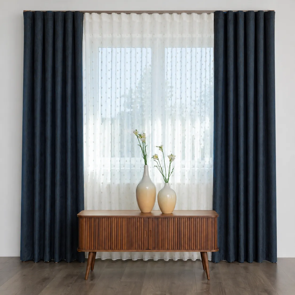 Edward – Verdunkelungsvorhang aus dunkelblauem Kord