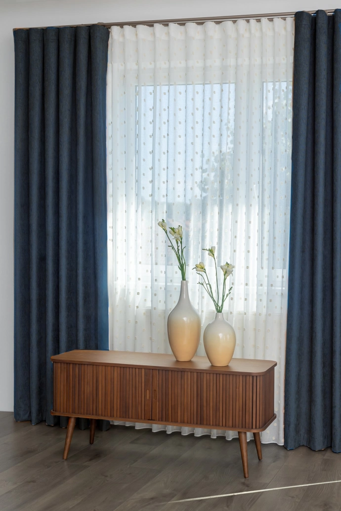 Edward – Rideau occultant en velours côtelé bleu foncé