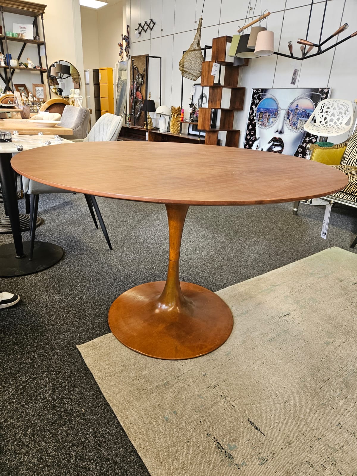 KARE Green Tisch Invitation Rusty Walnut Ø120cm OCCASION